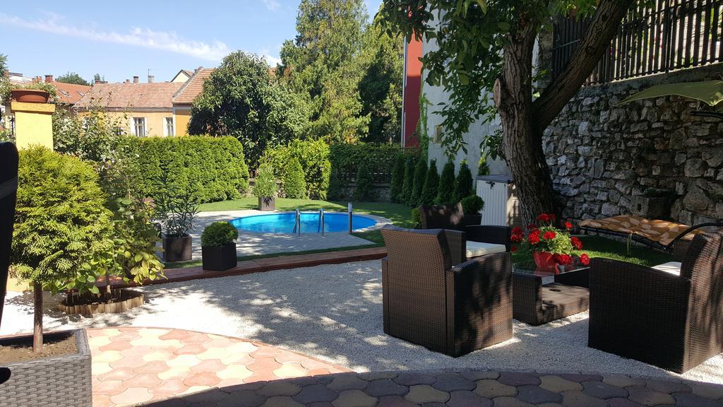 Topart Apartman Tapolca Exterior foto