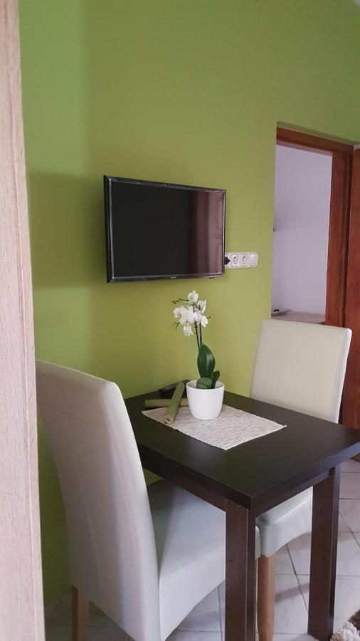 Topart Apartman Tapolca Exterior foto