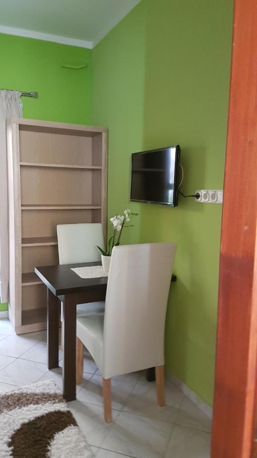 Topart Apartman Tapolca Exterior foto