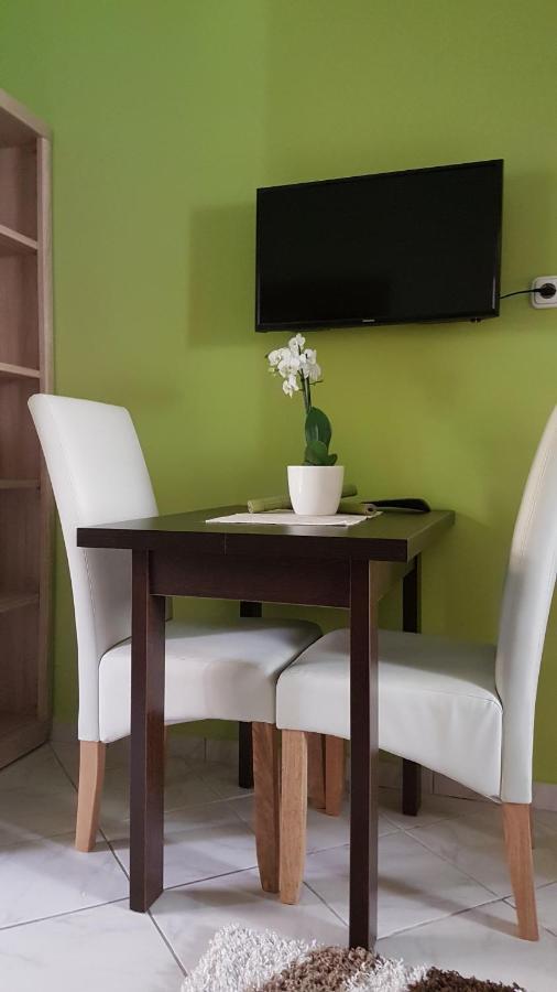 Topart Apartman Tapolca Exterior foto