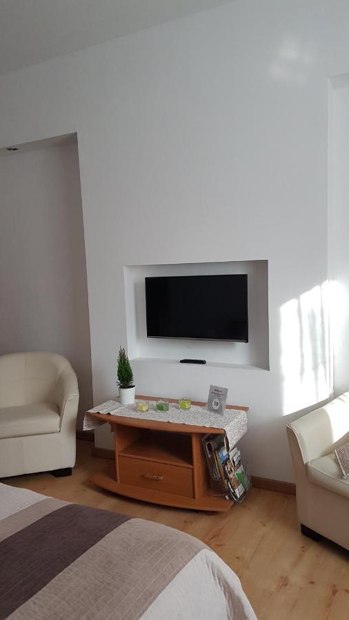 Topart Apartman Tapolca Exterior foto