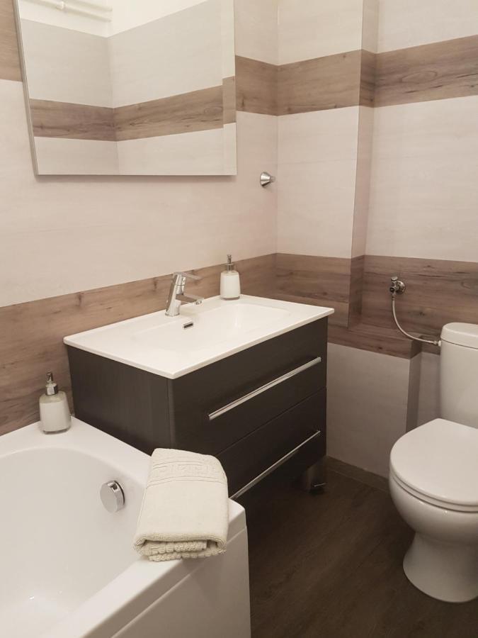 Topart Apartman Tapolca Exterior foto